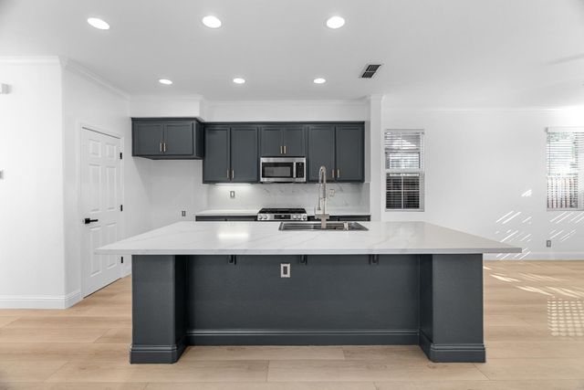 2280 Gibralter Ln, Tracy, CA 95377