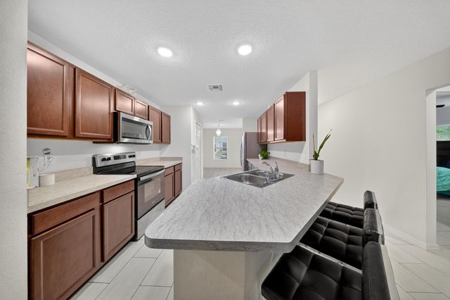 949 SW Fisherman Avenue, Port St Lucie, FL 34953