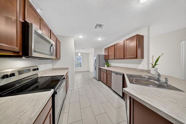 949 SW Fisherman Avenue, Port St Lucie, FL 34953