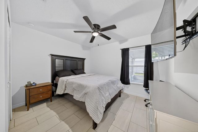 949 SW Fisherman Avenue, Port St Lucie, FL 34953