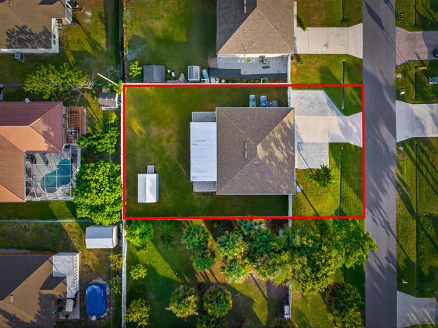 949 SW Fisherman Avenue, Port St Lucie, FL 34953