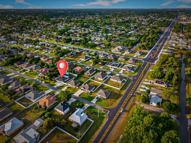 949 SW Fisherman Avenue, Port St Lucie, FL 34953