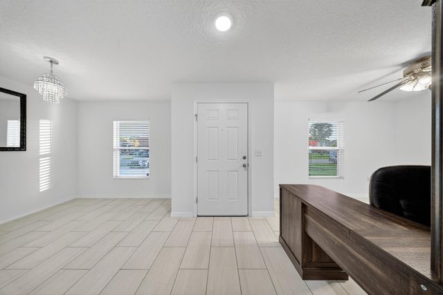 949 SW Fisherman Avenue, Port St Lucie, FL 34953