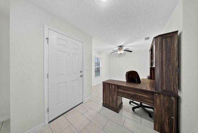 949 SW Fisherman Avenue, Port St Lucie, FL 34953