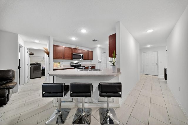 949 SW Fisherman Avenue, Port St Lucie, FL 34953