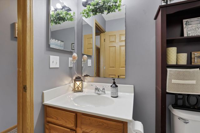 67 Gala Avenue, Pataskala, OH 43062