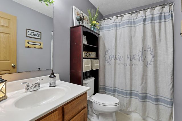 67 Gala Avenue, Pataskala, OH 43062