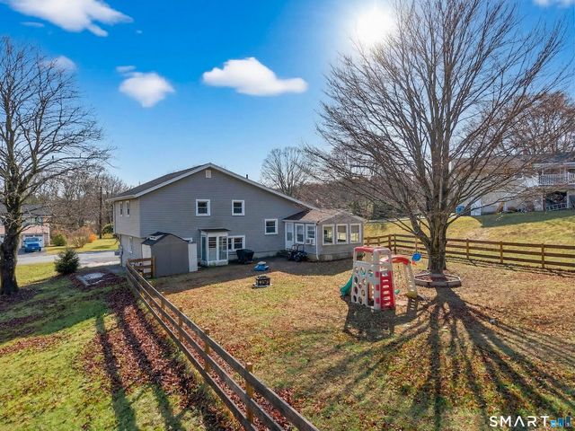 11 Green Briar Road, Norwich, CT 06360