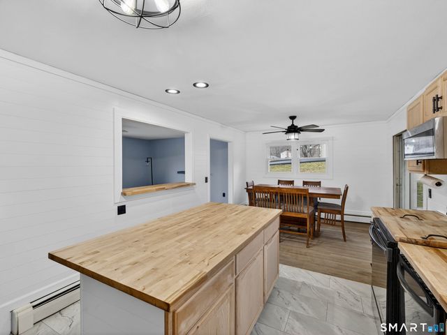 11 Green Briar Road, Norwich, CT 06360