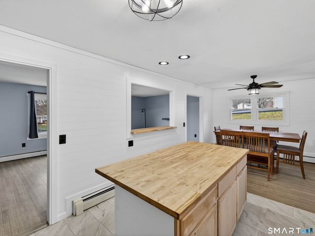 11 Green Briar Road, Norwich, CT 06360