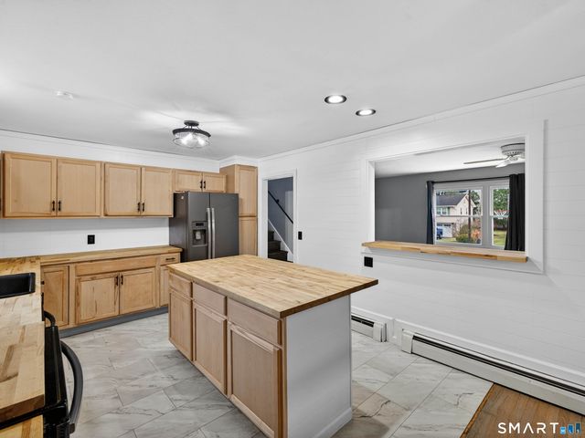 11 Green Briar Road, Norwich, CT 06360