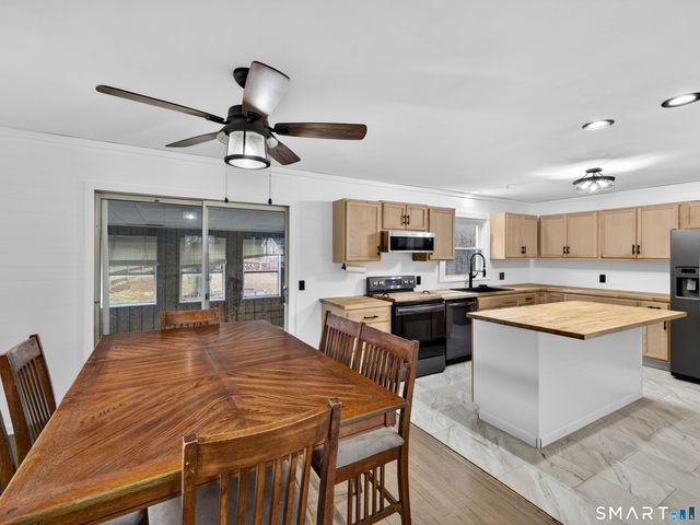 11 Green Briar Road, Norwich, CT 06360