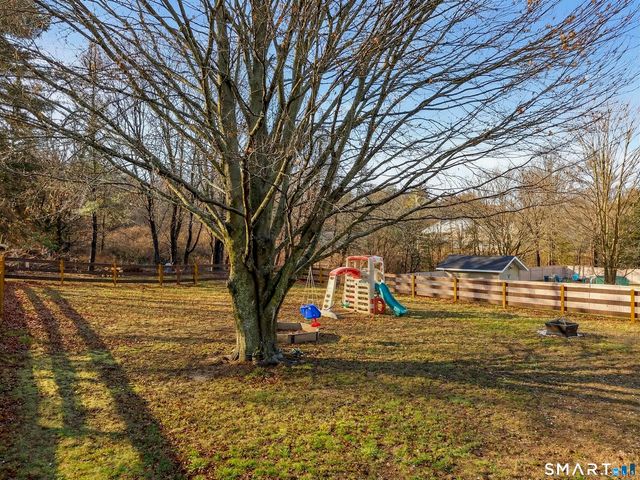 11 Green Briar Road, Norwich, CT 06360