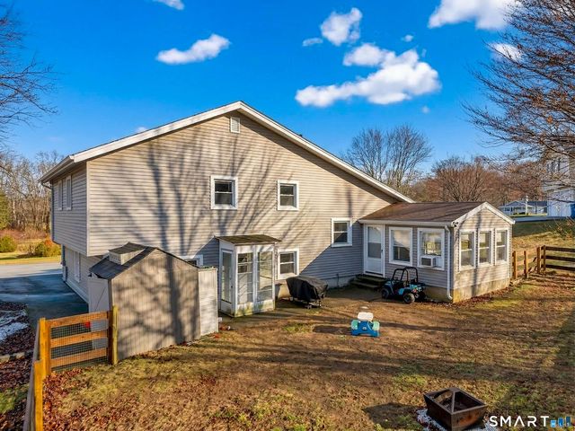 11 Green Briar Road, Norwich, CT 06360
