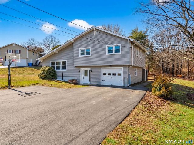 11 Green Briar Road, Norwich, CT 06360