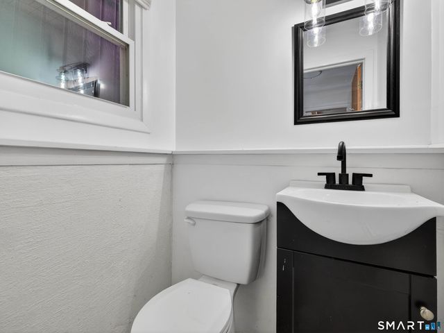 11 Green Briar Road, Norwich, CT 06360