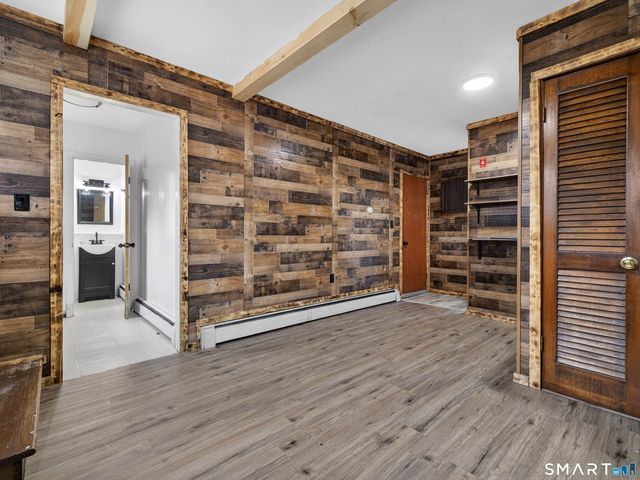 11 Green Briar Road, Norwich, CT 06360