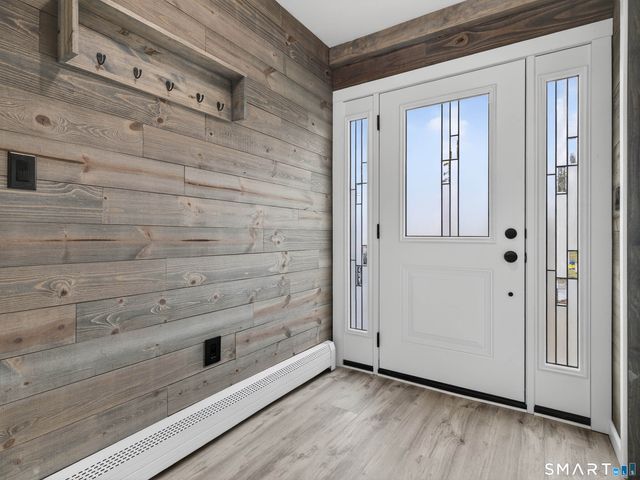 11 Green Briar Road, Norwich, CT 06360