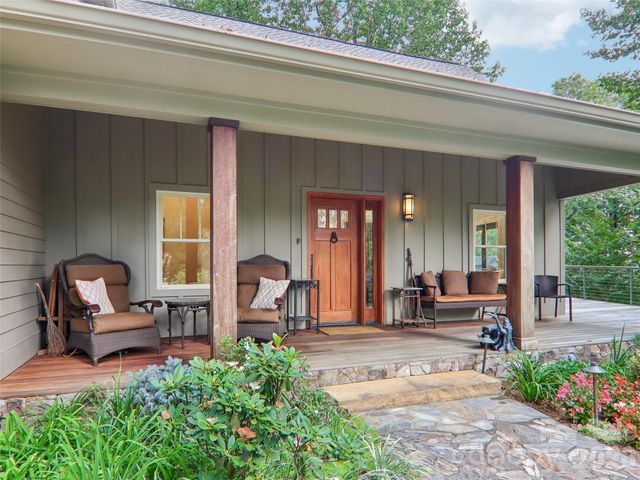 404 Southview Lane, Flat Rock, NC 28731