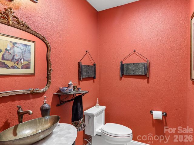 404 Southview Lane, Flat Rock, NC 28731