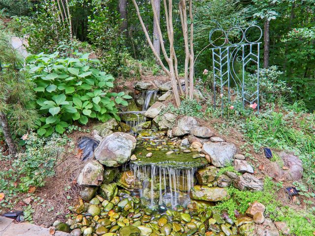 404 Southview Lane, Flat Rock, NC 28731