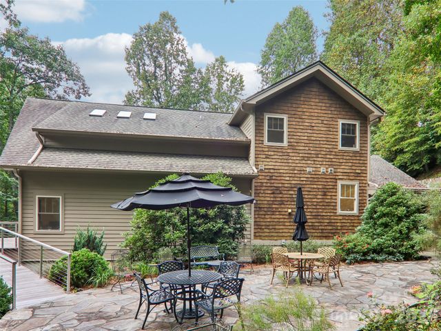 404 Southview Lane, Flat Rock, NC 28731