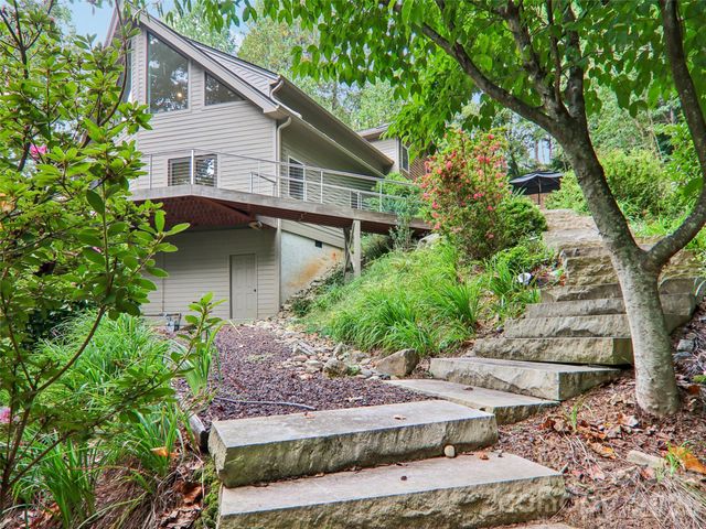 404 Southview Lane, Flat Rock, NC 28731