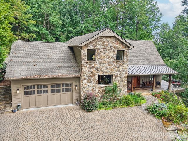 404 Southview Lane, Flat Rock, NC 28731