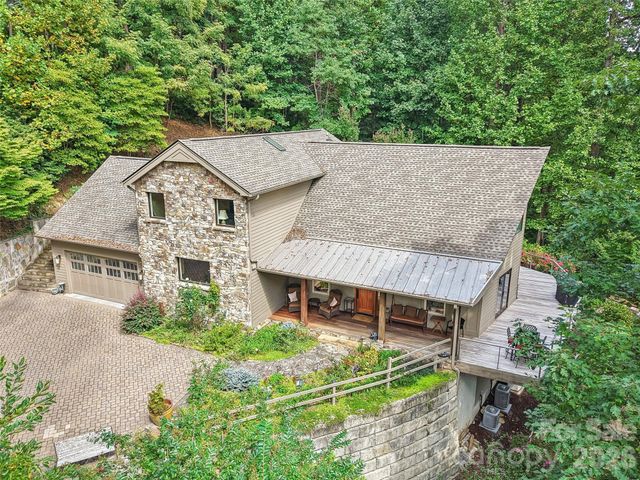 404 Southview Lane, Flat Rock, NC 28731