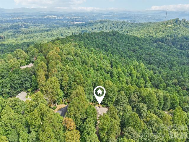 404 Southview Lane, Flat Rock, NC 28731
