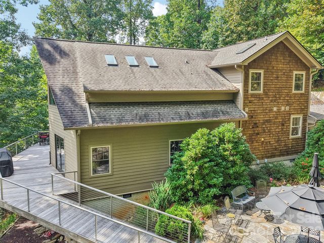 404 Southview Lane, Flat Rock, NC 28731