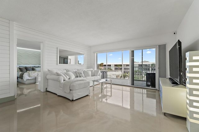 100 Waterway Road E305, Tequesta, FL 33469