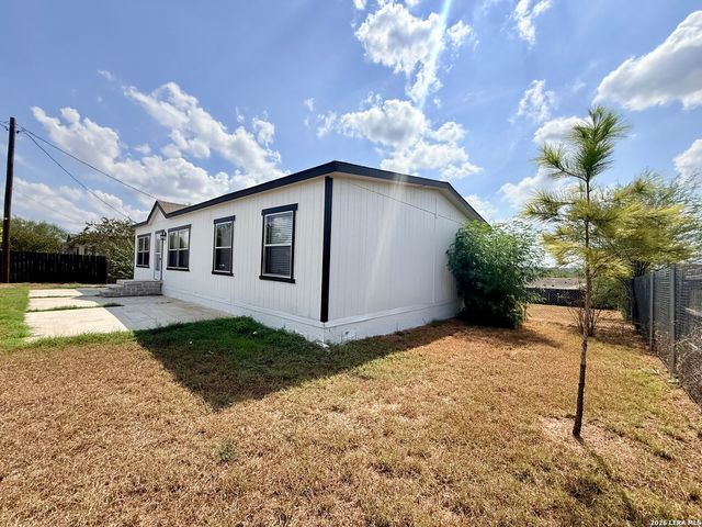 848 Railyard Dr, Kyle, TX 78640