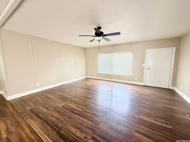 848 Railyard Dr, Kyle, TX 78640
