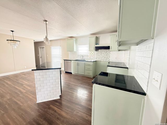 848 Railyard Dr, Kyle, TX 78640