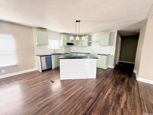 848 Railyard Dr, Kyle, TX 78640