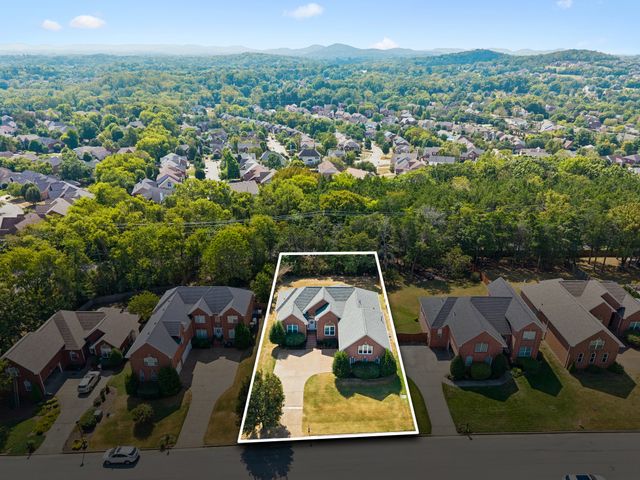 5636 Cedar Rock Dr, Nashville, TN 37211