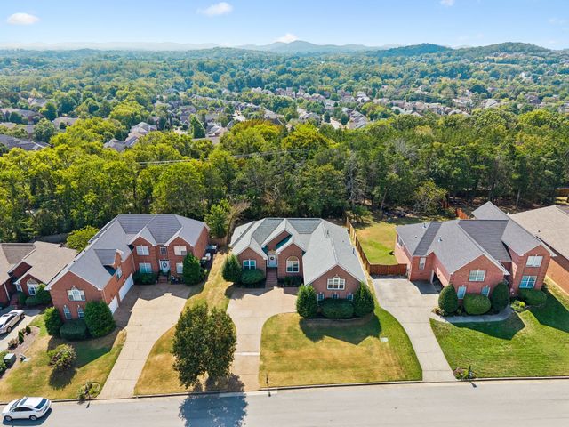 5636 Cedar Rock Dr, Nashville, TN 37211