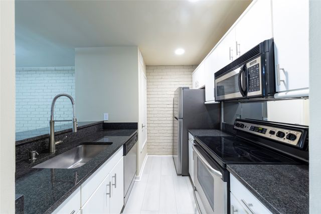 4231 Travis Street 31, Dallas, TX 75205