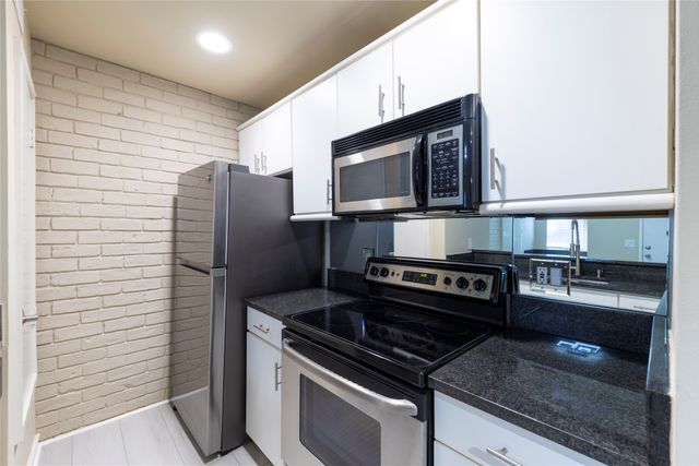 4231 Travis Street 31, Dallas, TX 75205