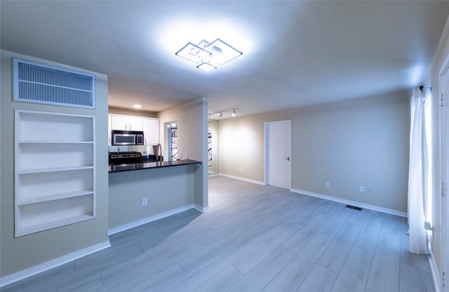 4231 Travis Street 31, Dallas, TX 75205