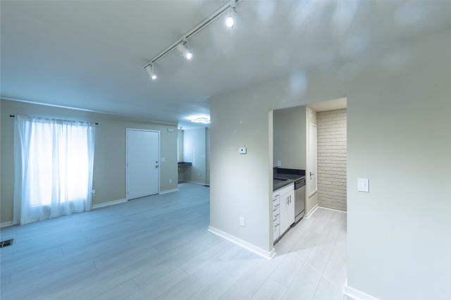 4231 Travis Street 31, Dallas, TX 75205