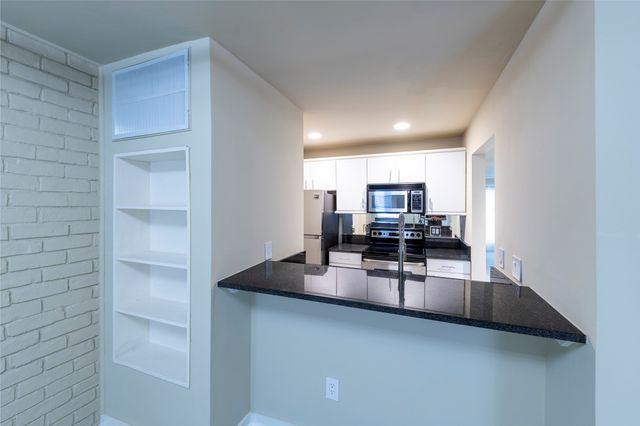 4231 Travis Street 31, Dallas, TX 75205