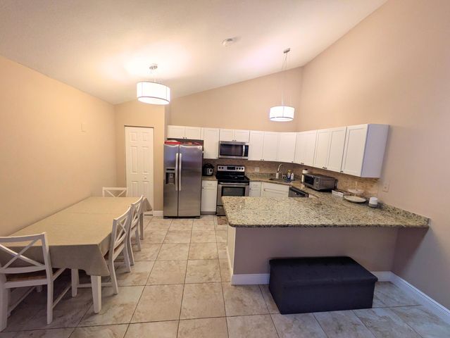 5513 Eagle Lake Drive, Palm Beach Gardens, FL 33418