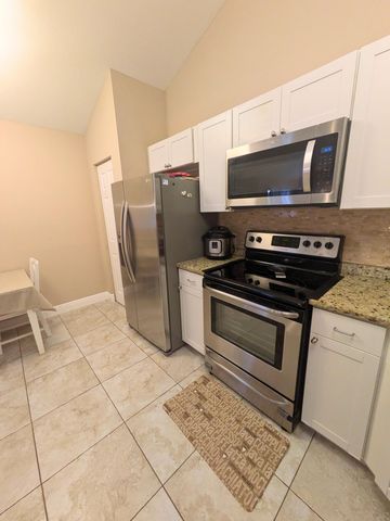 5513 Eagle Lake Drive, Palm Beach Gardens, FL 33418