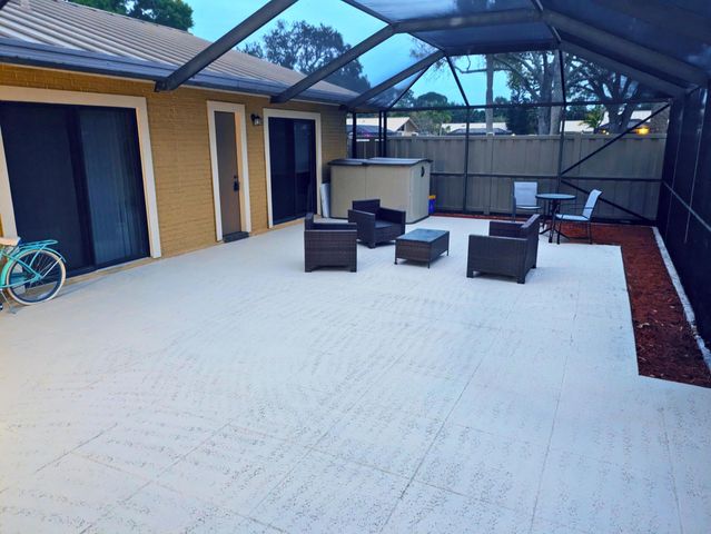 5513 Eagle Lake Drive, Palm Beach Gardens, FL 33418