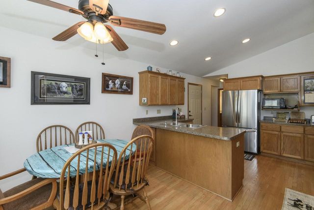966 Bay View CIRCLE, Mukwonago, WI 53149