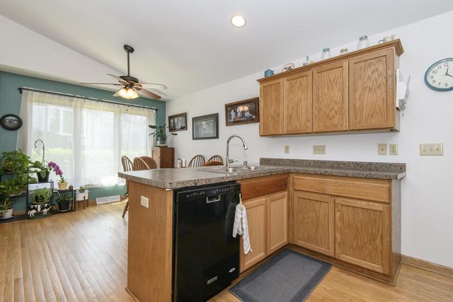 966 Bay View CIRCLE, Mukwonago, WI 53149