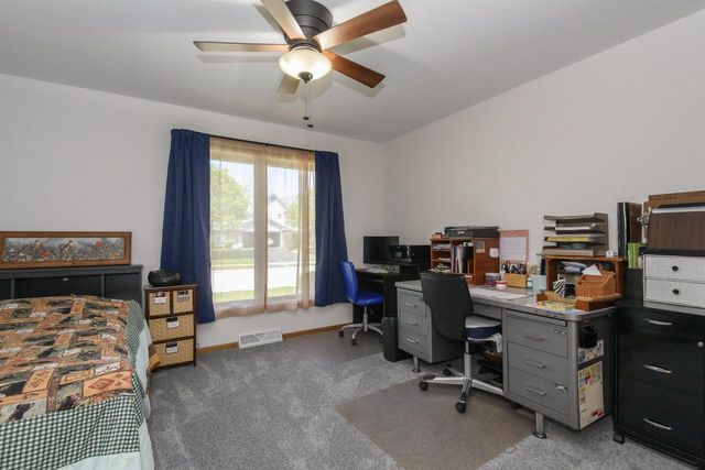 966 Bay View CIRCLE, Mukwonago, WI 53149