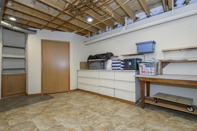 966 Bay View CIRCLE, Mukwonago, WI 53149
